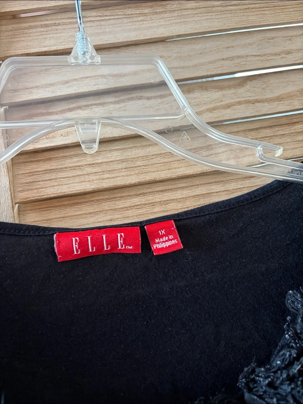 Elle black short